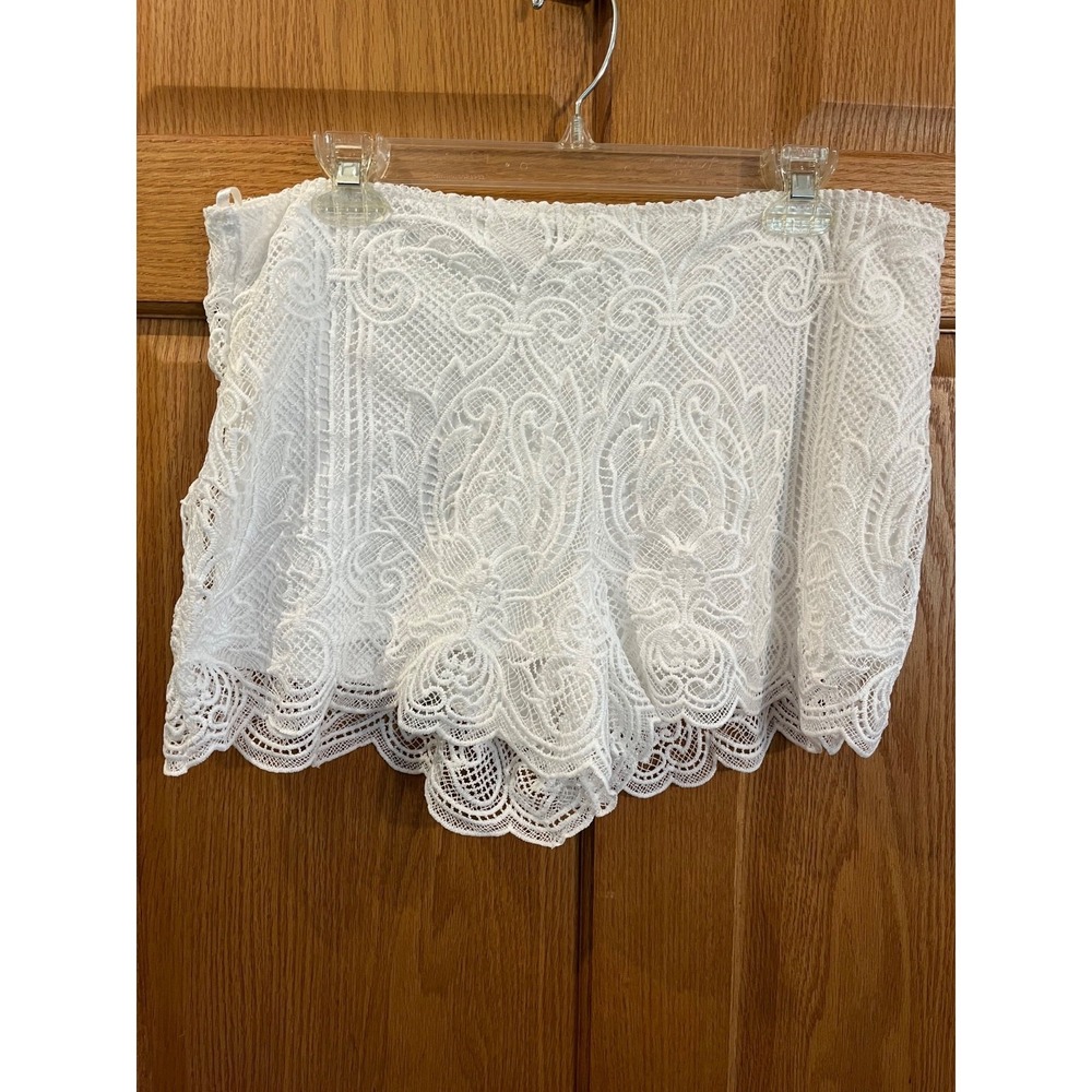 Sans Souci White Shorts Women'sXL Scalloped Layered Lace Crochet Side Zip Classy